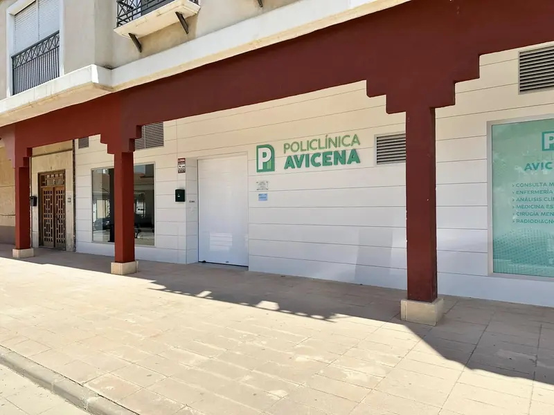Reforma de clínica médica y fachada - después